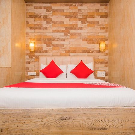 Hotel Oliver, Colaba Mumbai Kültér fotó